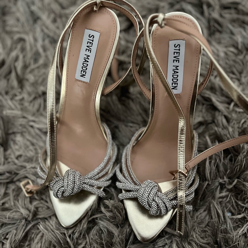 Steve Madden Gold Able heels